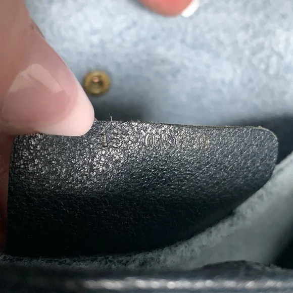 ❌SOLD❌Authentic vintage Gucci navy micro GG pouch clutch converted to crossbody - Picture 16 of 17